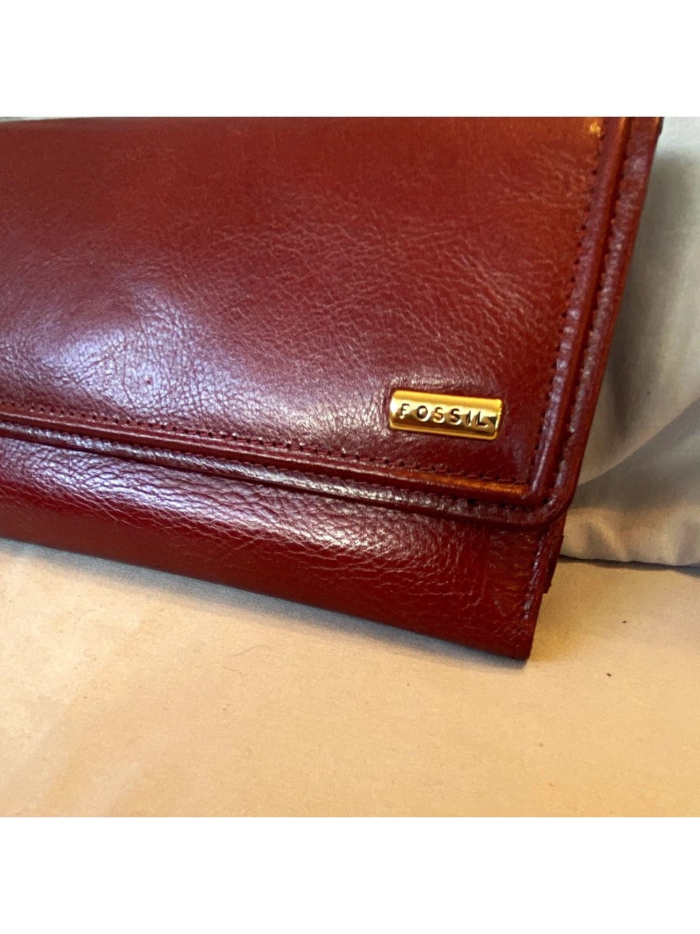 Womens Vintage NWT Fossil Leather Foldover Wallet - Burgundy